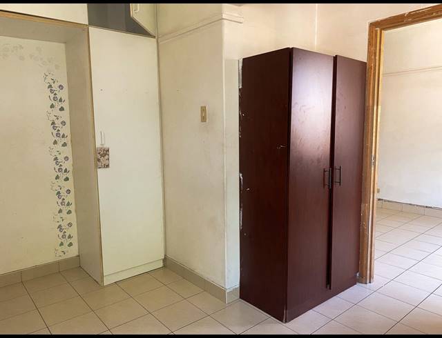 0.5 BEDROOM FLAT FOR SALE IN GLENWOOD
